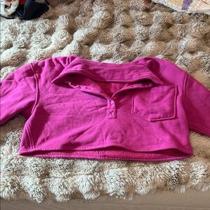 Fuchsia button up collared crop sweatshirt